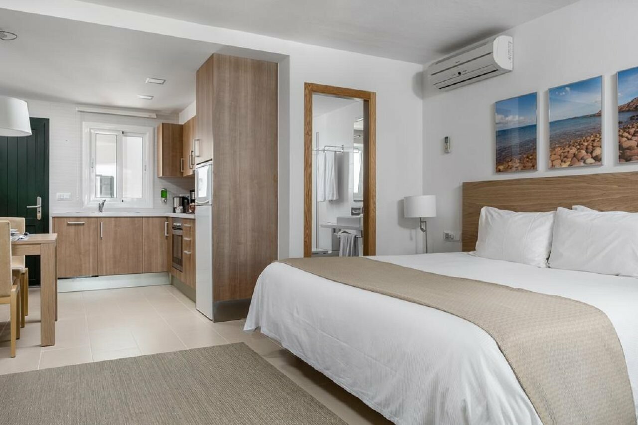 Фото White Sands Beach Club