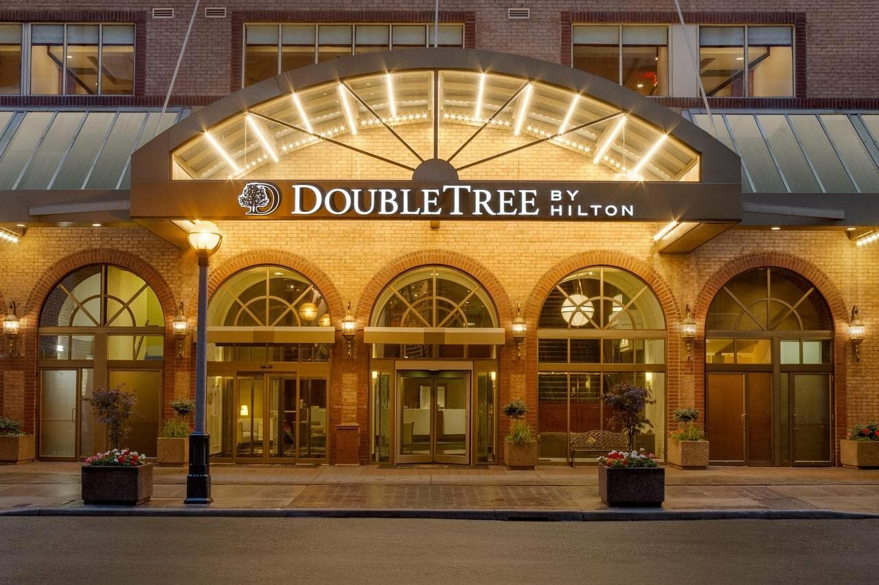 Фото DoubleTree by Hilton Hotel Toronto Downtown