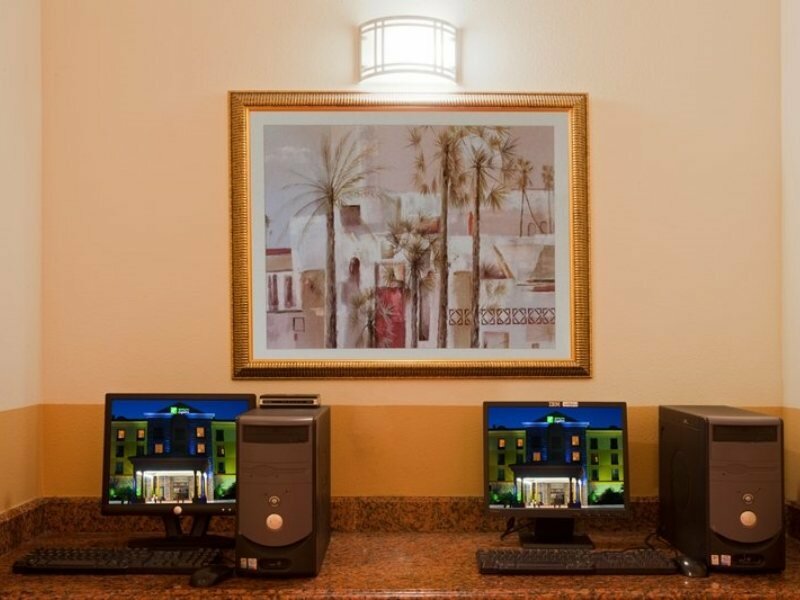 Фото Country Inn & Suites by Radisson, Tampa Rj Stadium