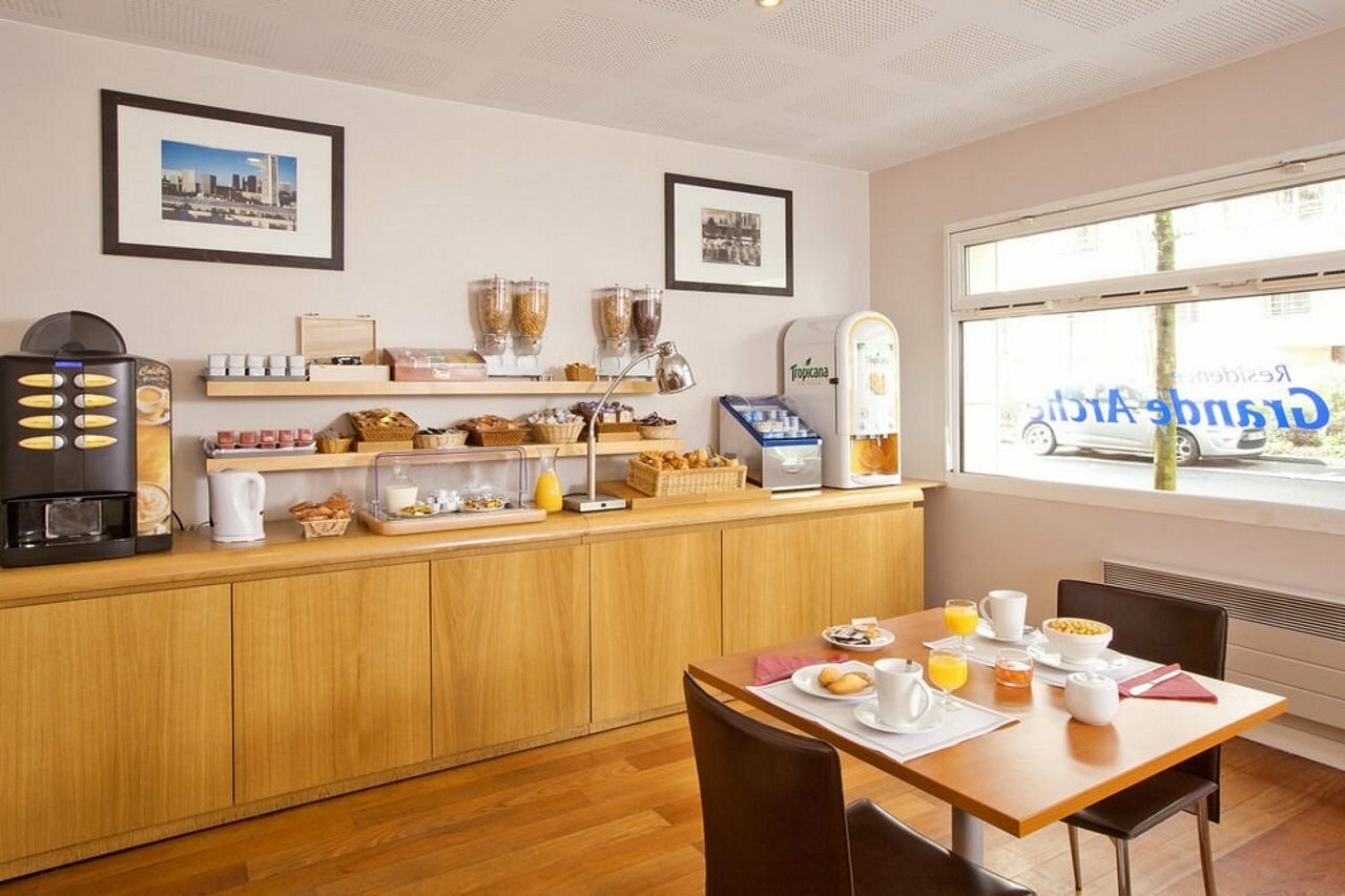 Фото Séjours & Affaires Courbevoie Grande Arche