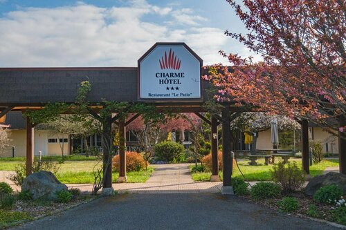 Гостиница Charme Hôtel & SPA, Montbéliard Sud в Монбельаре