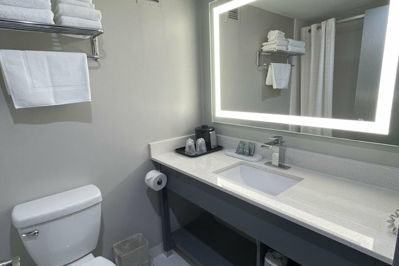 Фото Best Western Rutgers University Hotel