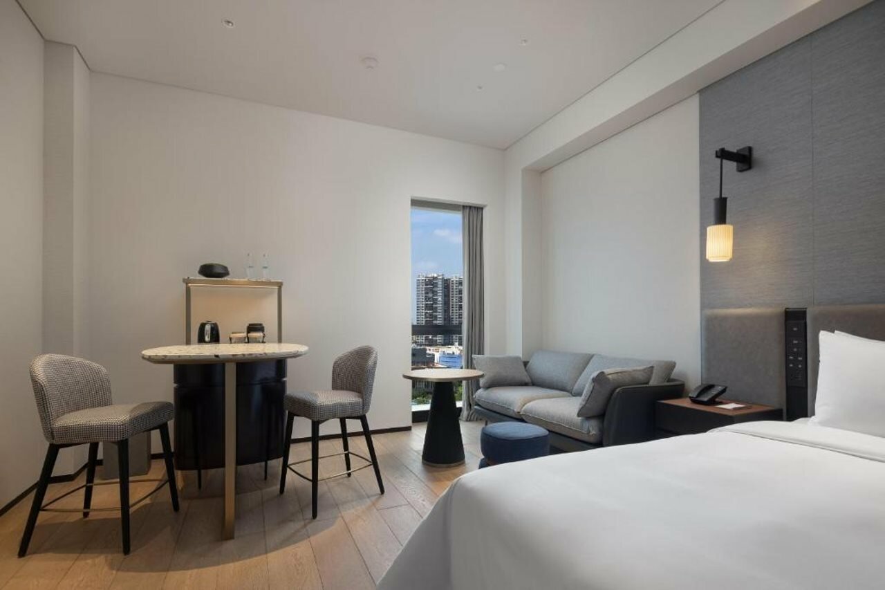 Фото New World Guangzhou Hotel