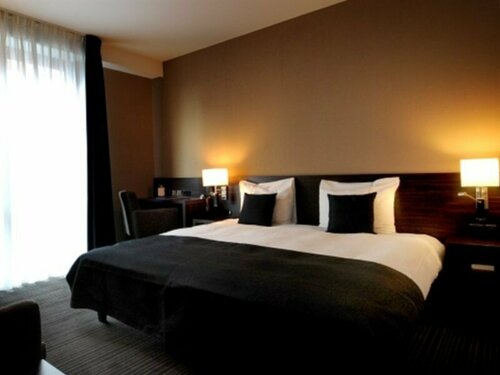 Гостиница Hotel Docklands в Антверпене