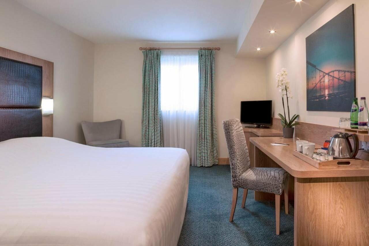 Фото Big Blue Hotel