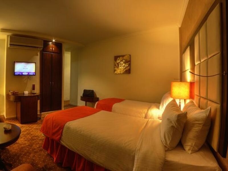 Фото Meneur Hotel