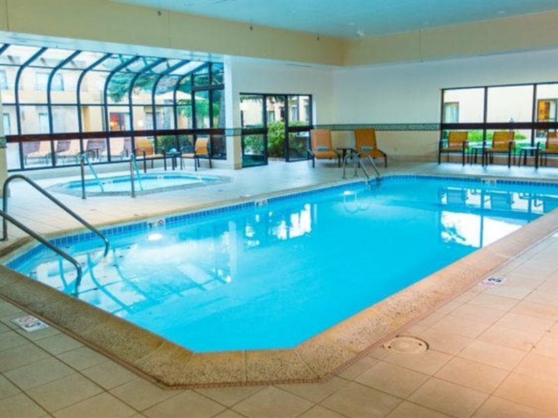 Фото Courtyard by Marriott Chicago O'Hare