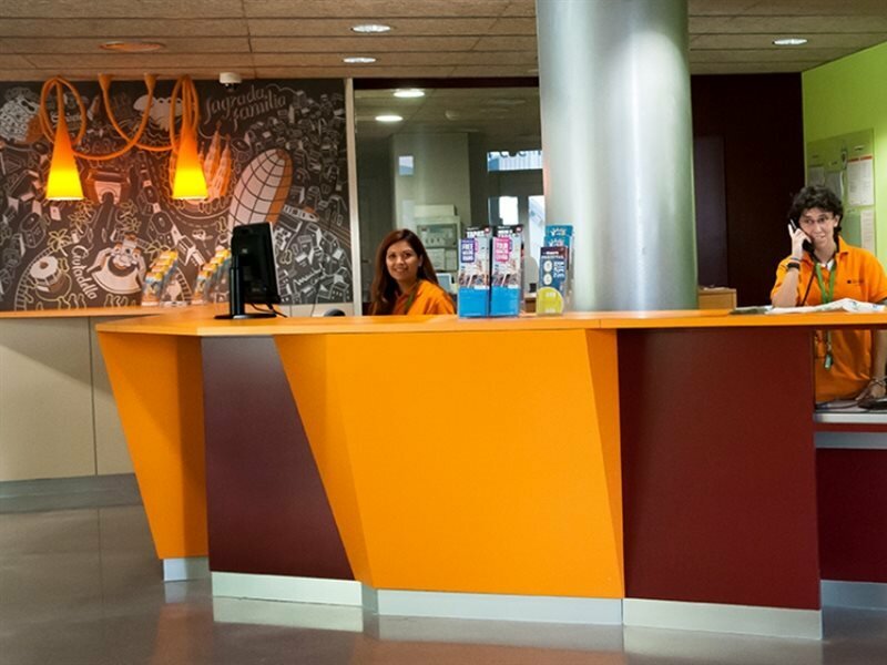 Фото Youth Hostel Pere Tarres