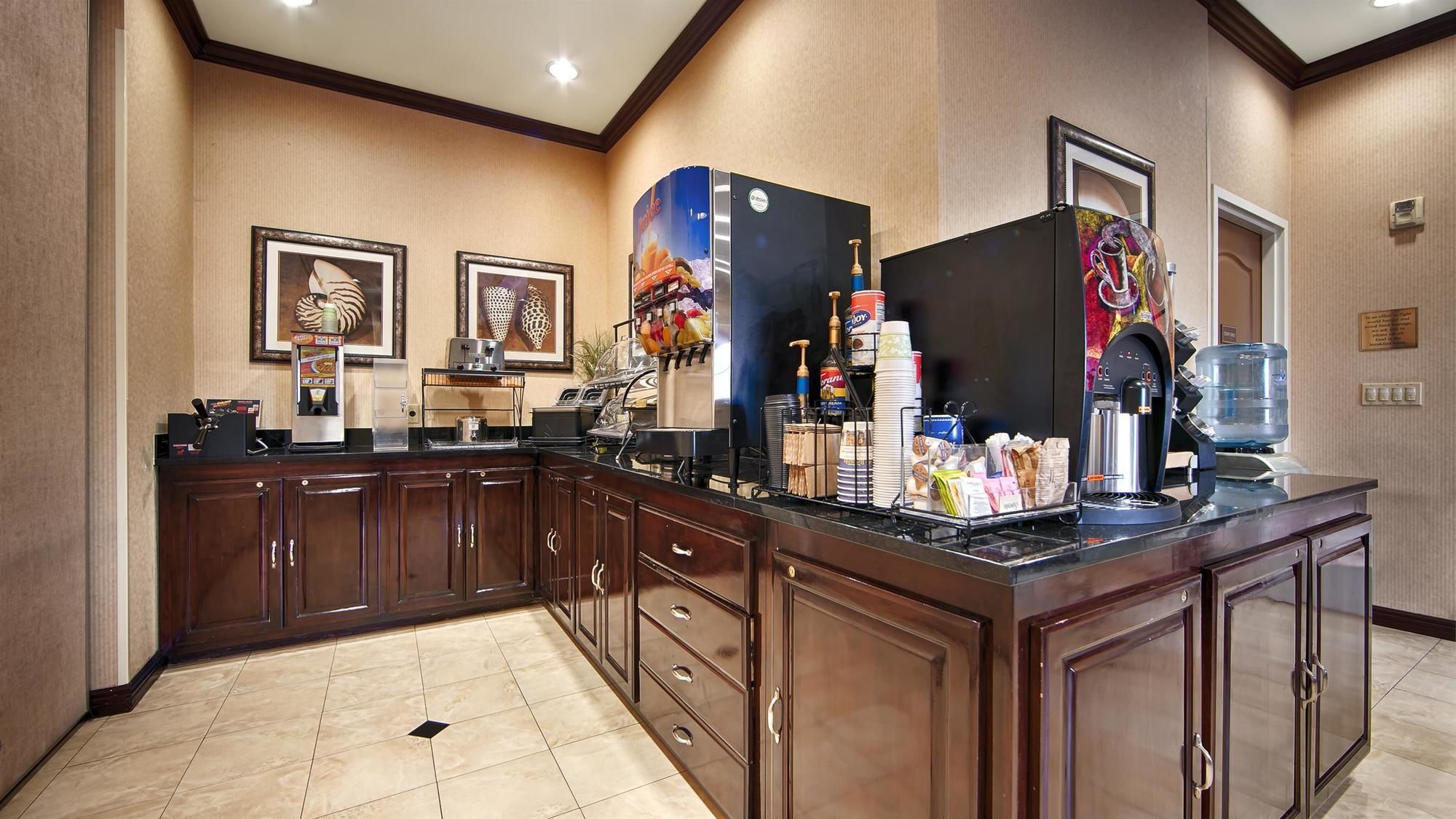 Фото Best Western Plus Route 66 Glendora Inn