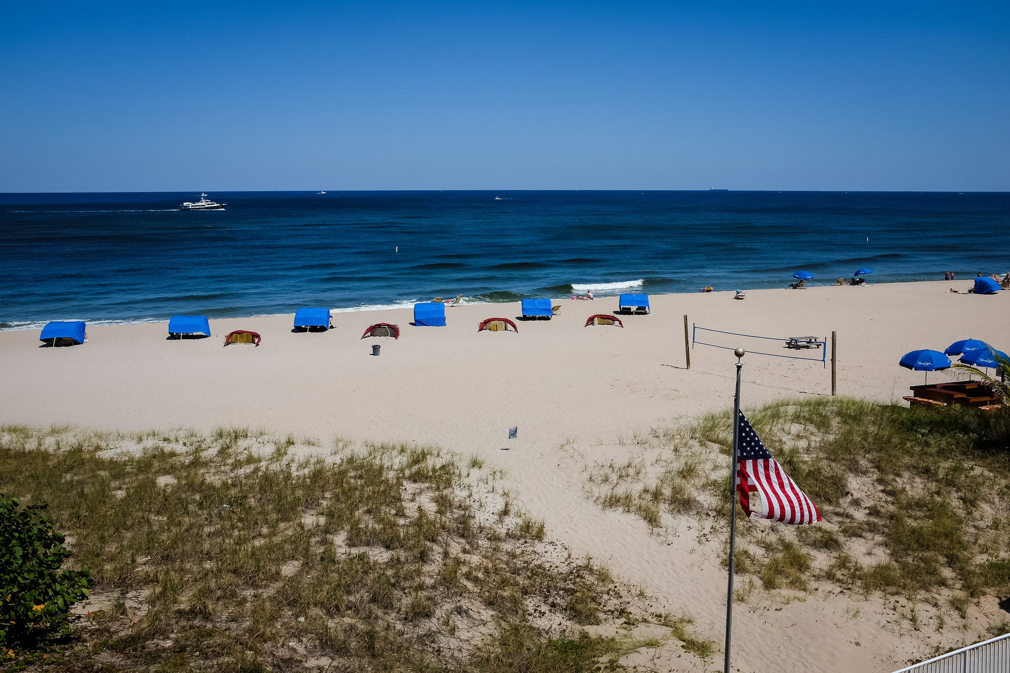 Фото La Costa Beach Club by Capital Vacations