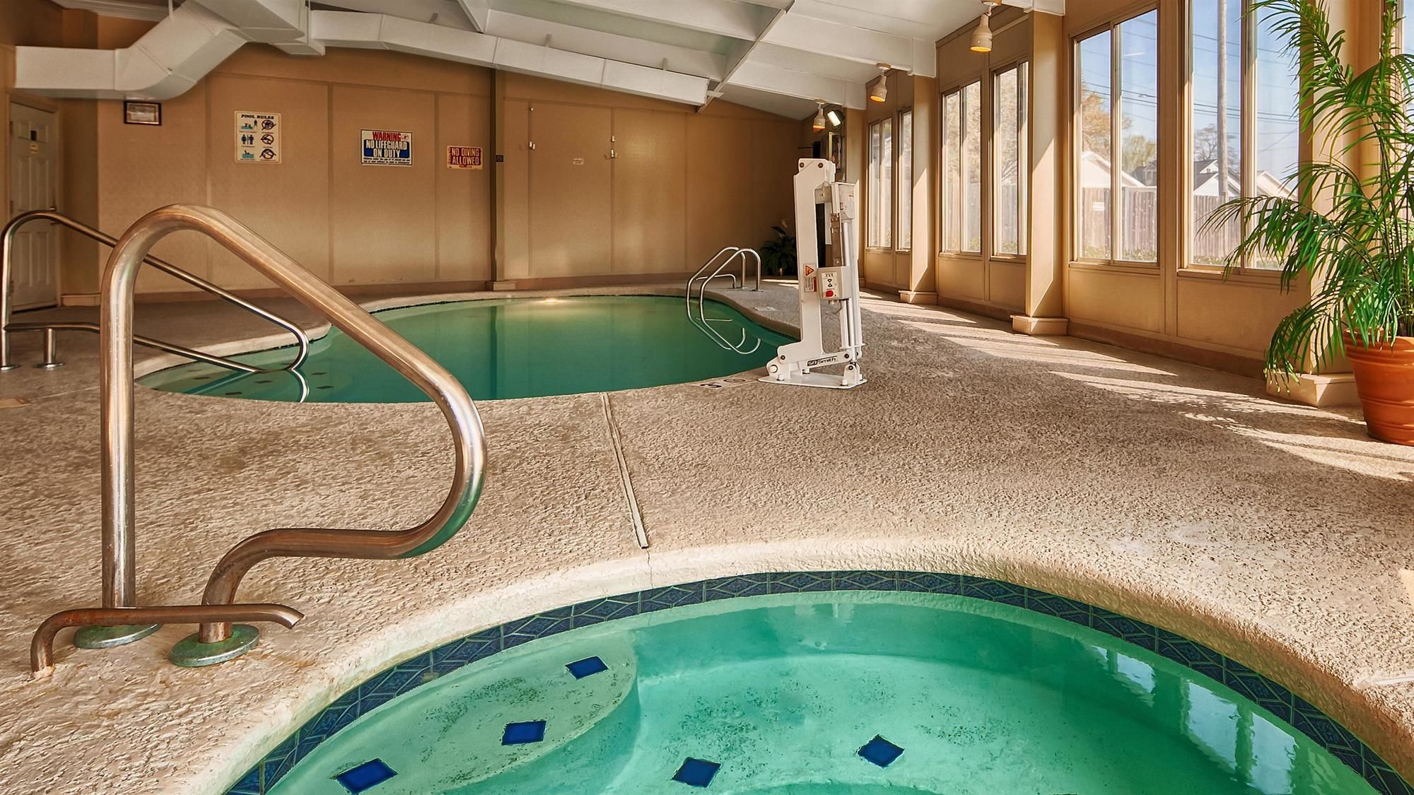 Фото Best Western Tree City Inn