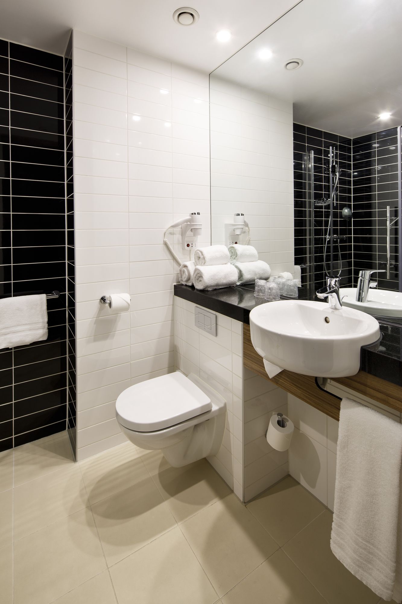 Фото Holiday Inn Express Rotterdam - Central Station