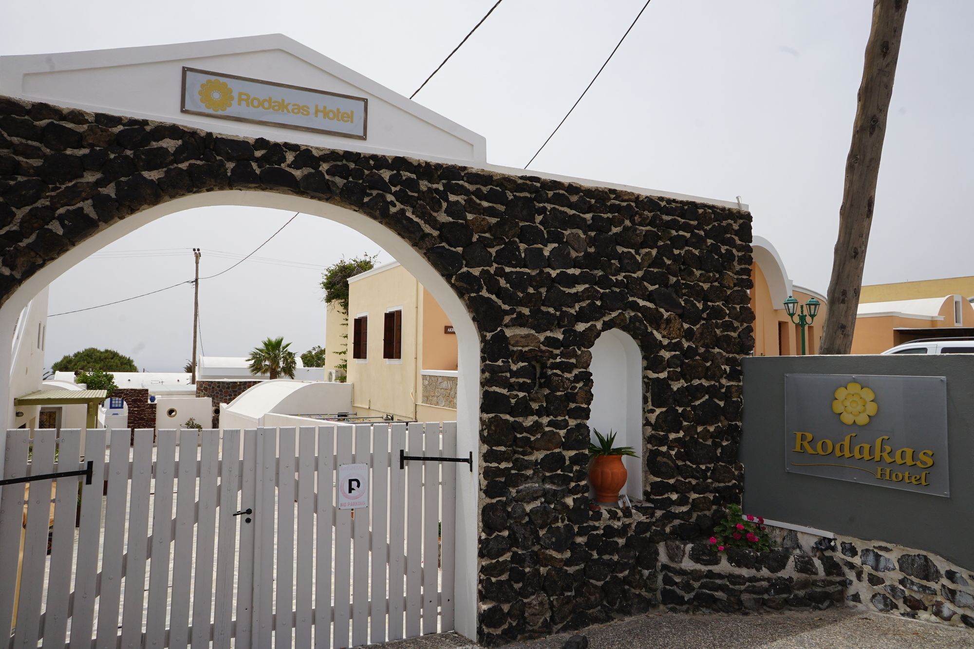 Фото Rodakas Hotel