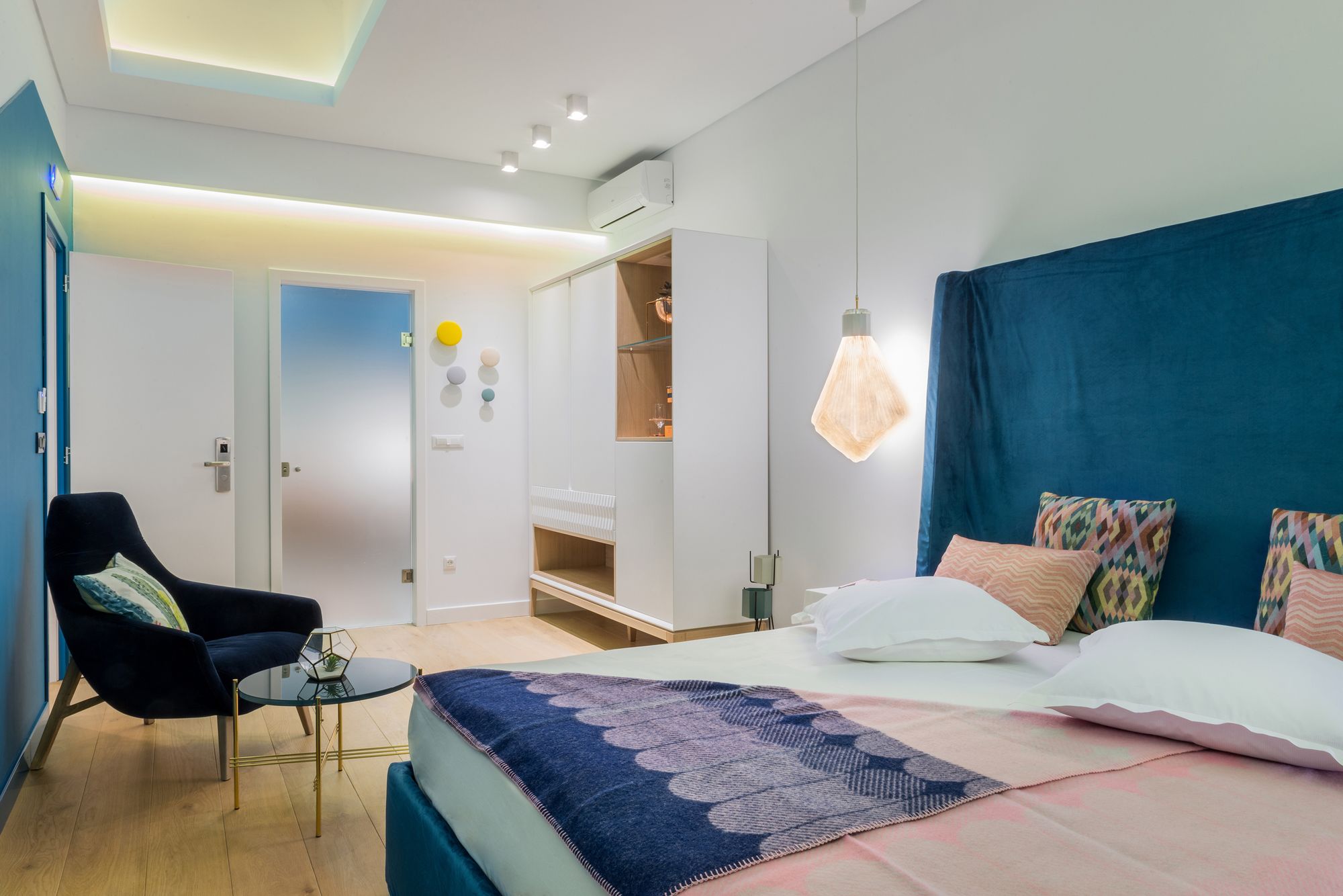 Фото Aisha Petite Suites