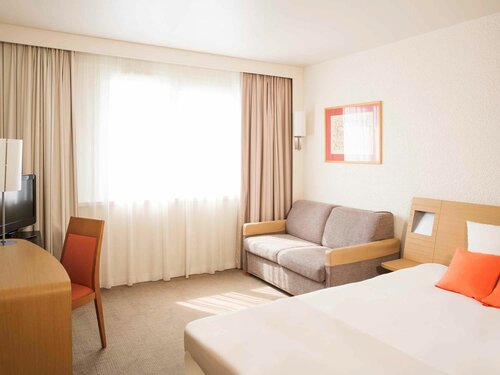 Гостиница Novotel Limoges Le Lac в Лиможе