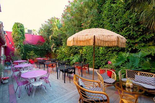 Гостиница Hotel Mademoiselle в Антибе
