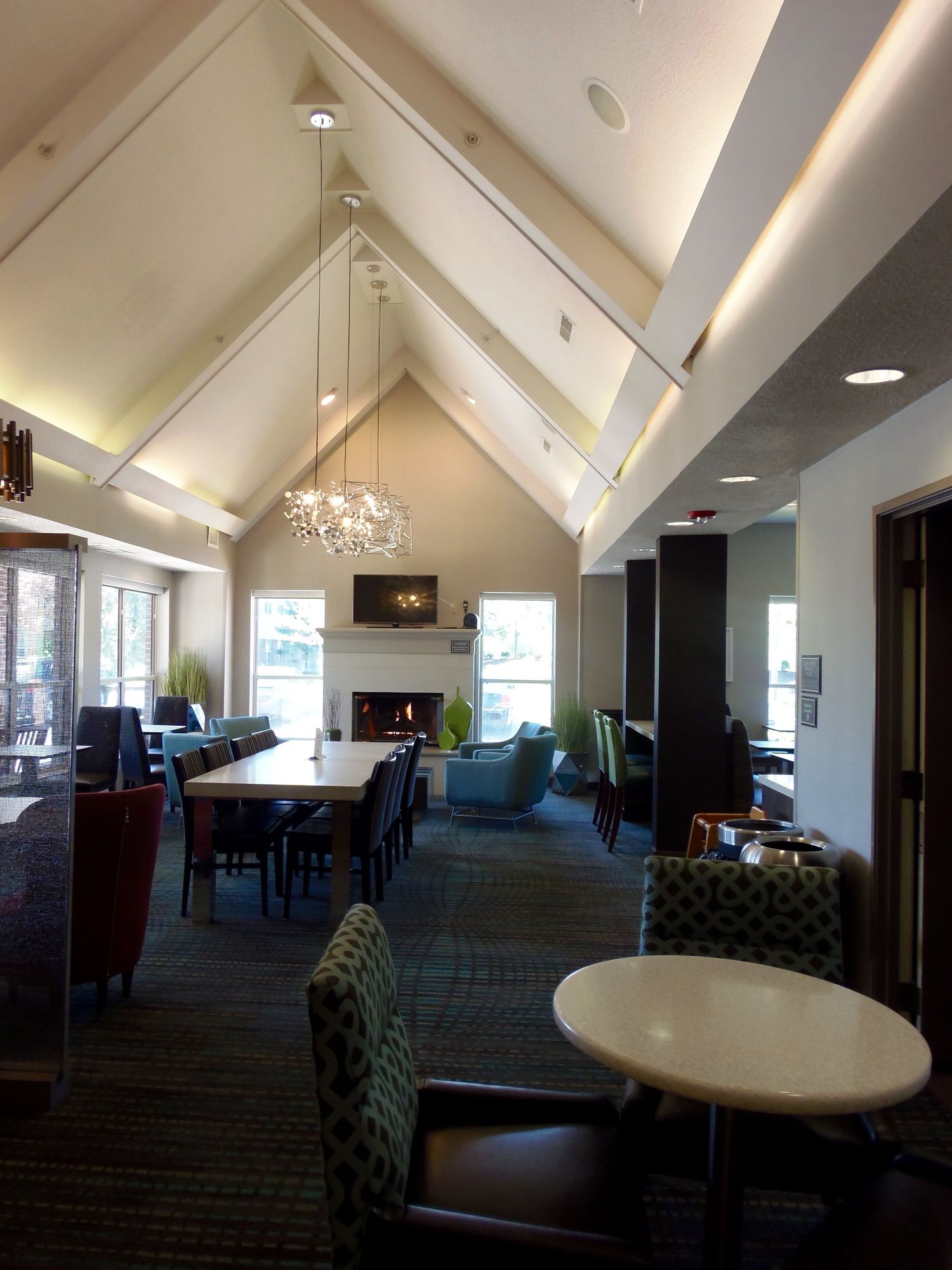 Фото Residence Inn by Marriott Indianapolis Airport