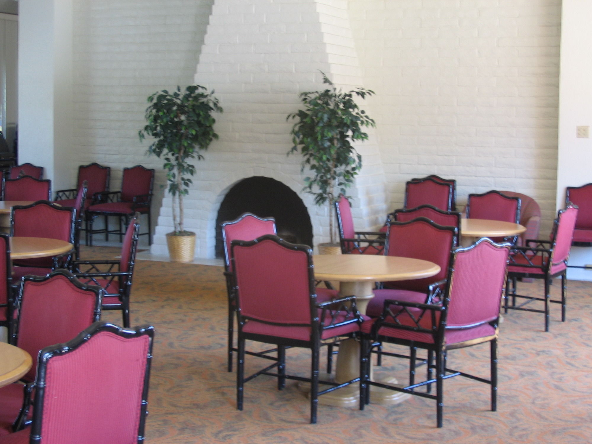 Фото Heritage Inn Express Roseville