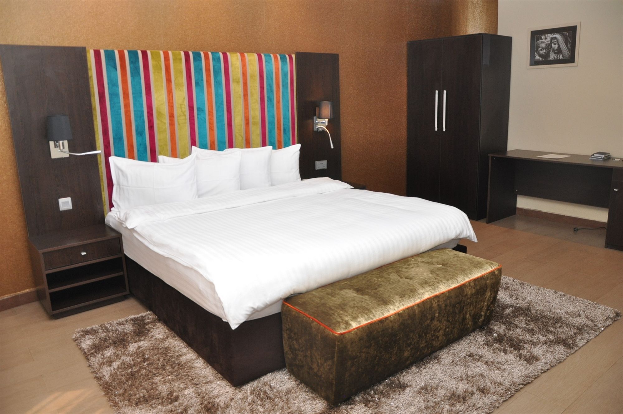 Фото Tudor House Hotel