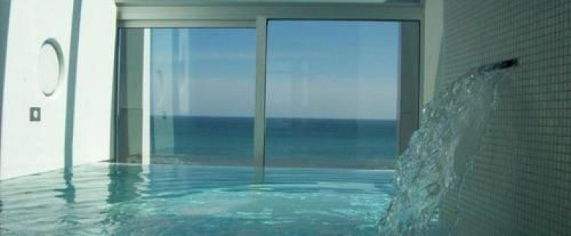 Фото I-Suite Hotel