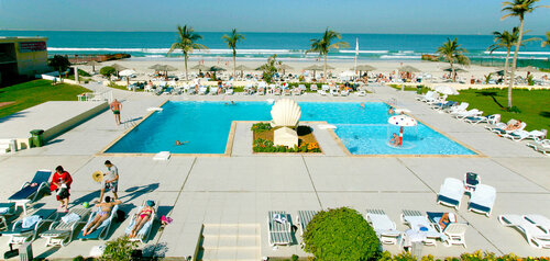 Гостиница Lou'Lou A Beach Resort в Шардже
