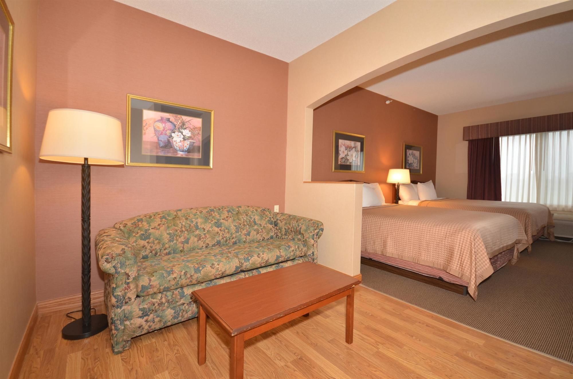 Фото Best Western Plus Chelsea Hotel