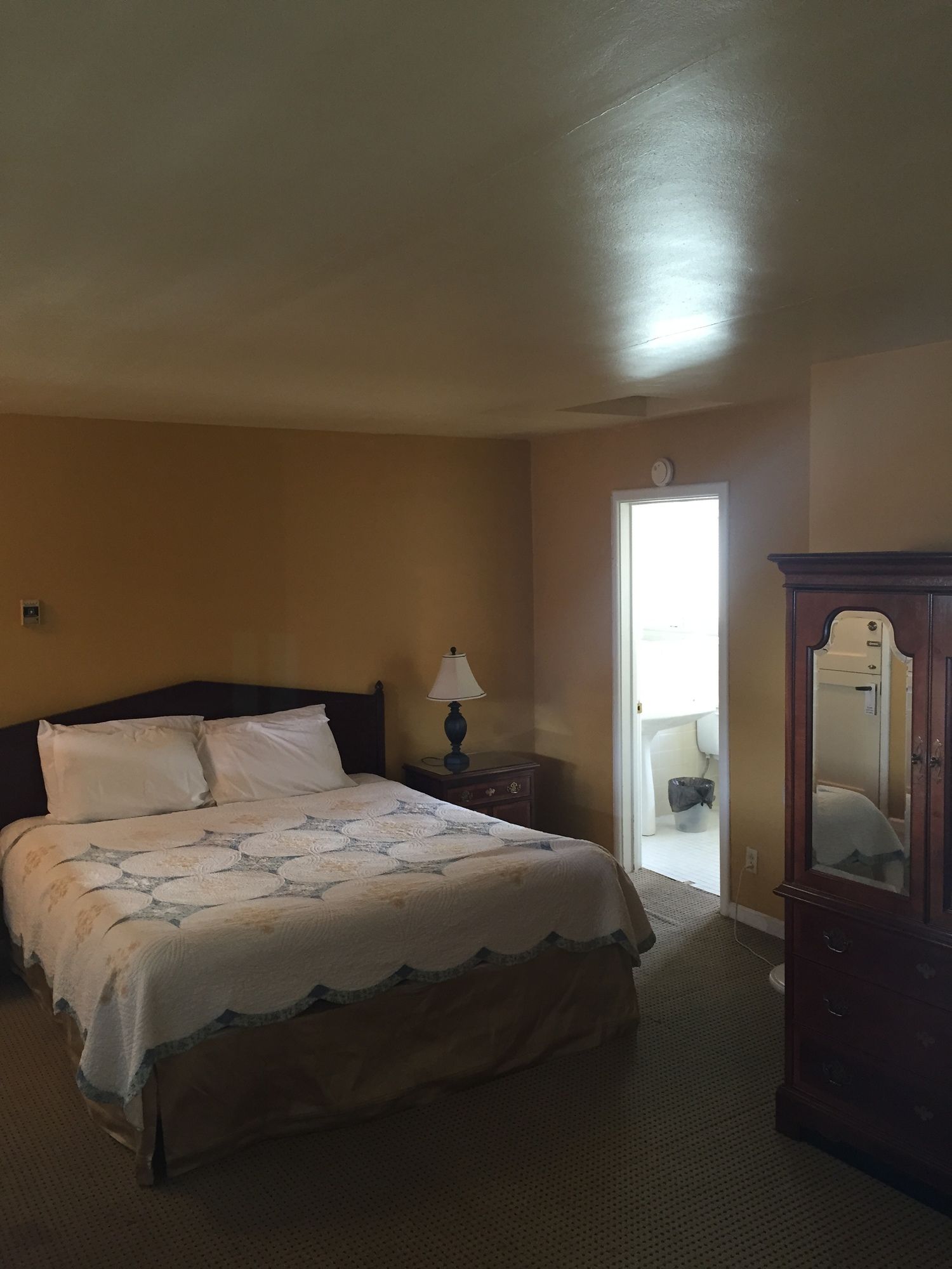 Фото Carmel Wayfarer Inn