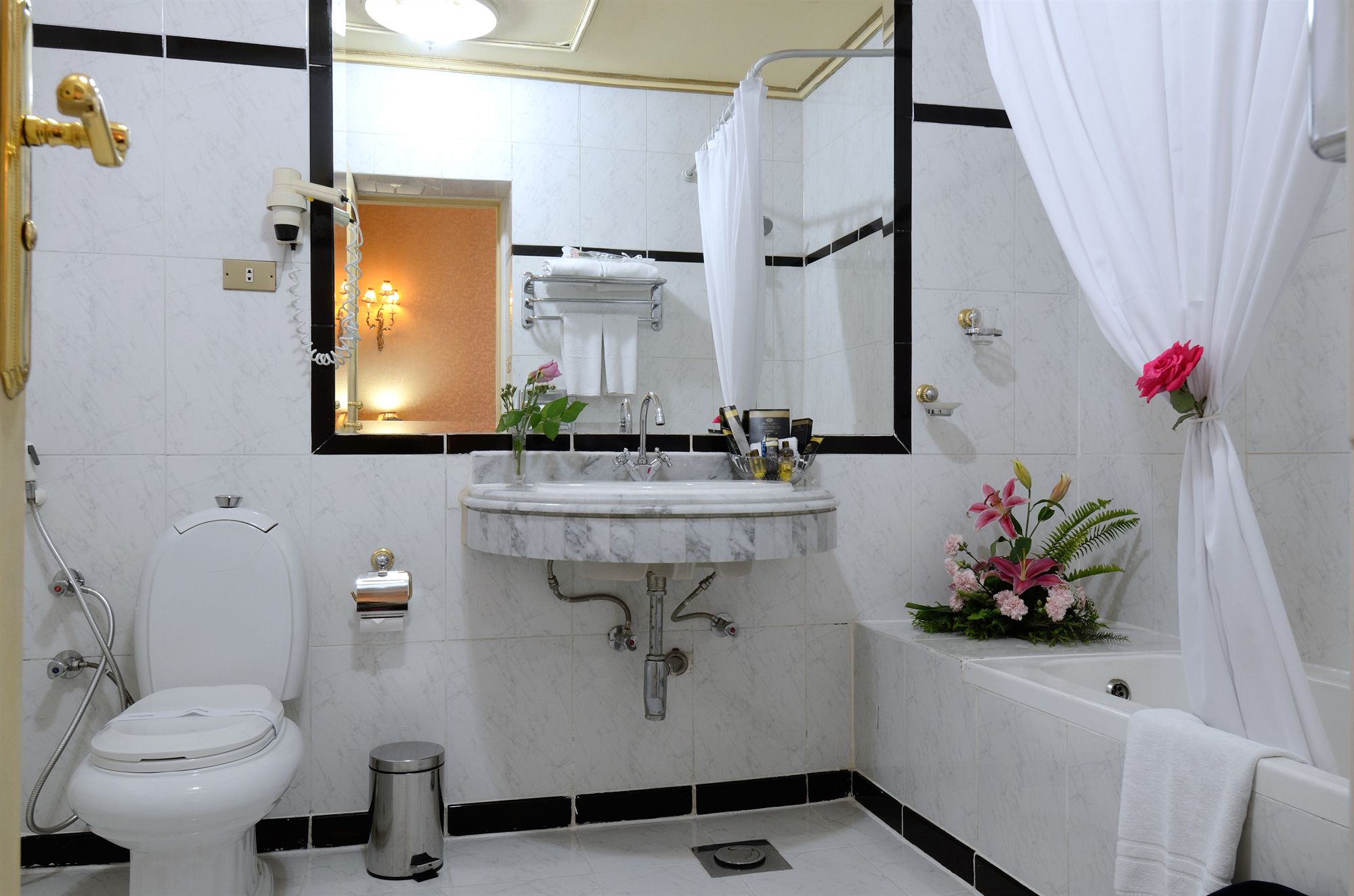 Фото Paradise Inn Le Metropole Hotel