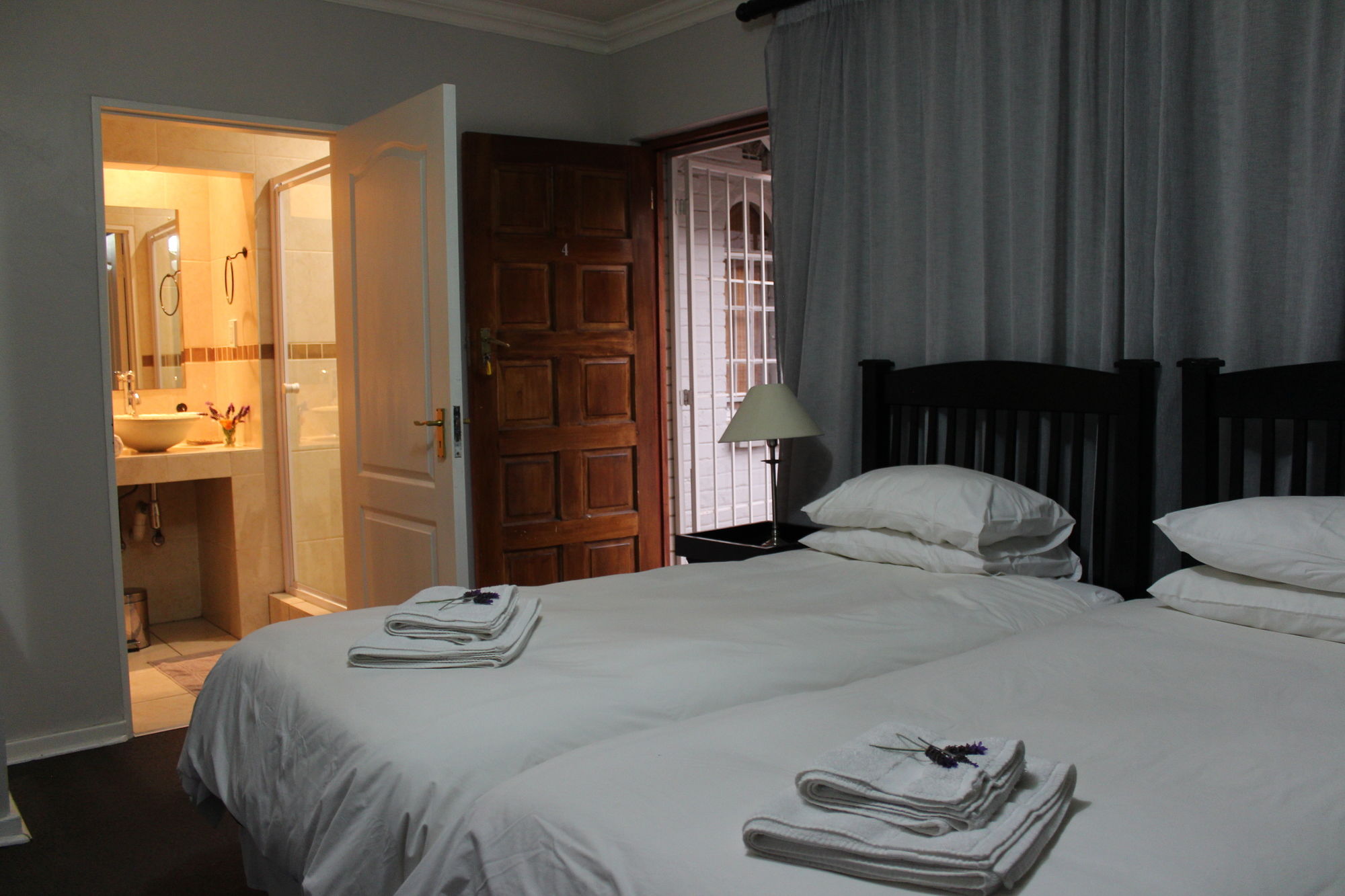 Фото 3Liebeloft Guest House