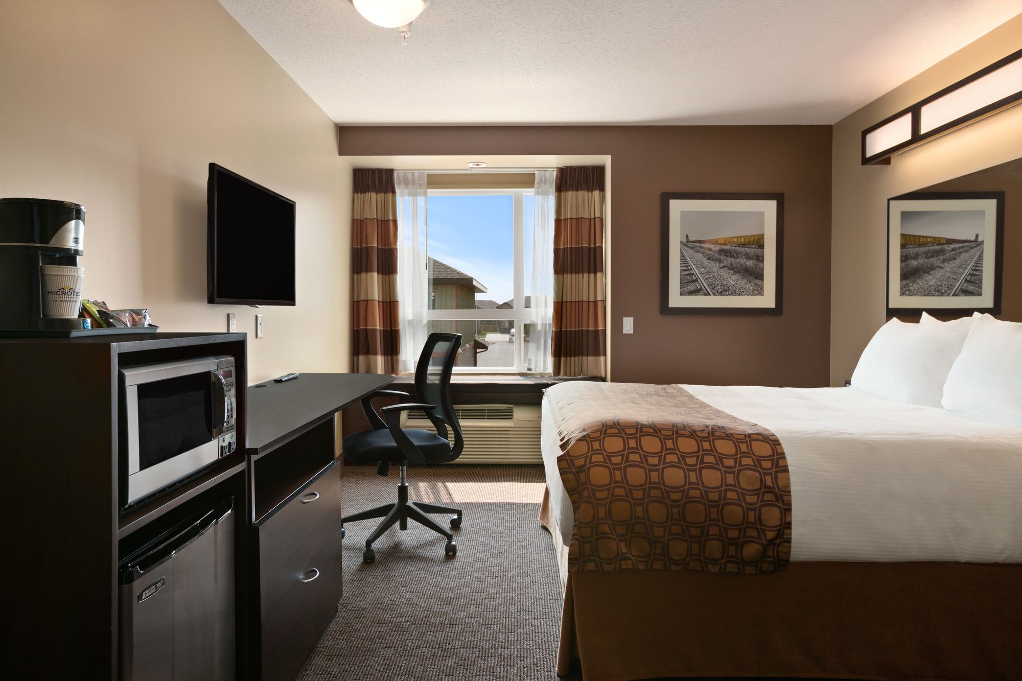 Фото Microtel Inn & Suites by Wyndham Lloydminster