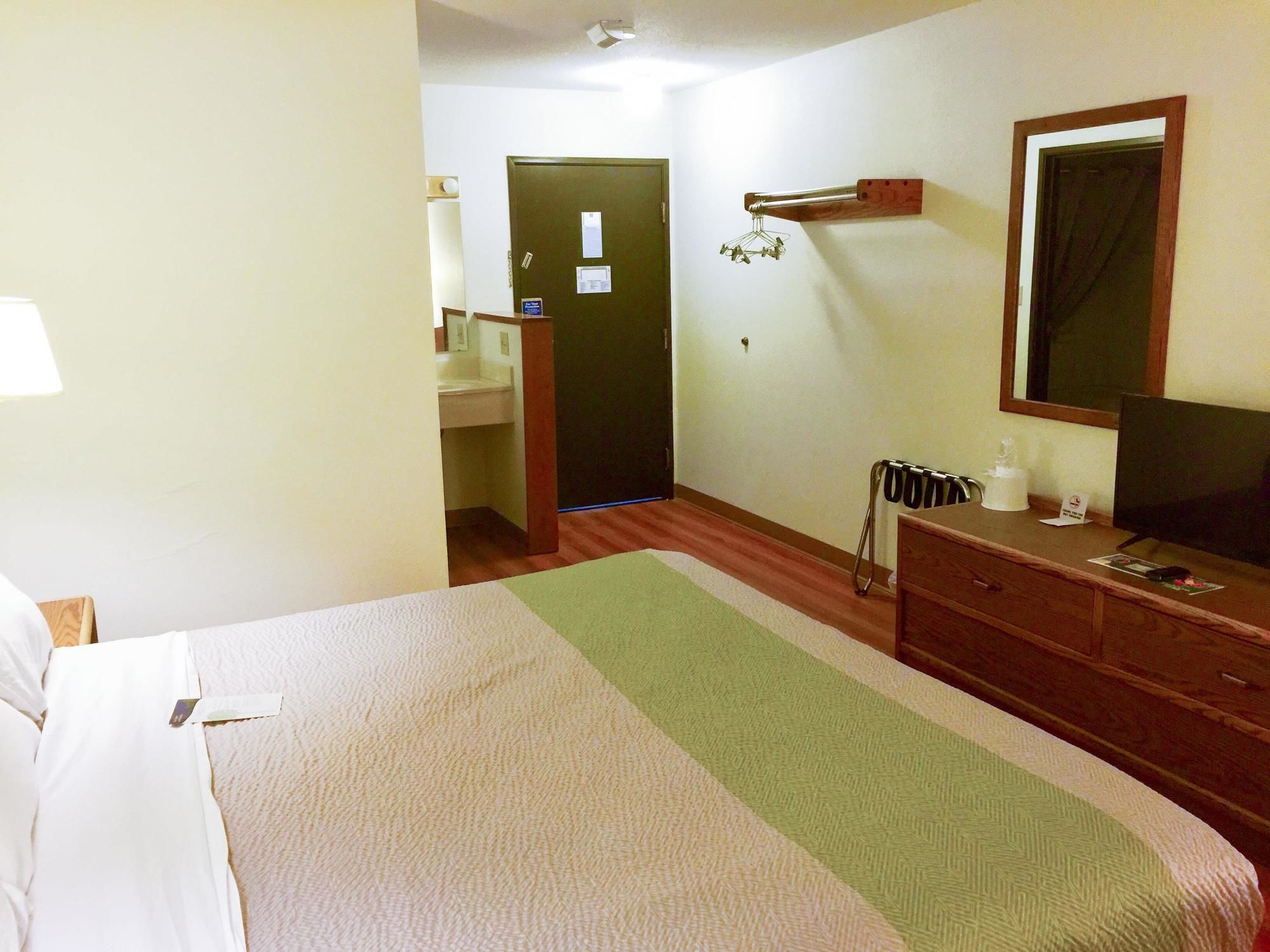 Фото Motel 6 Fargo, Nd - South