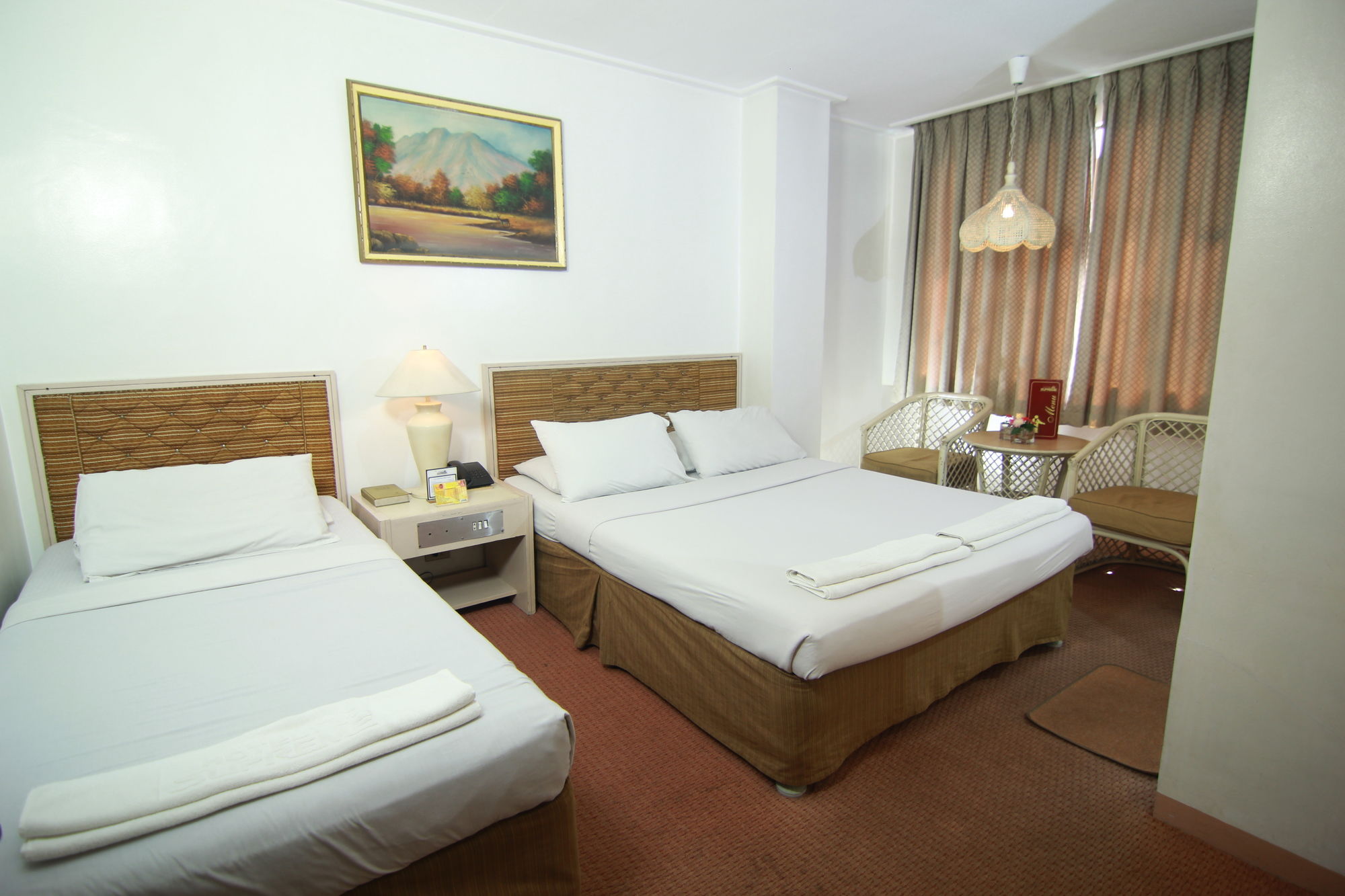 Фото Hotel Supreme