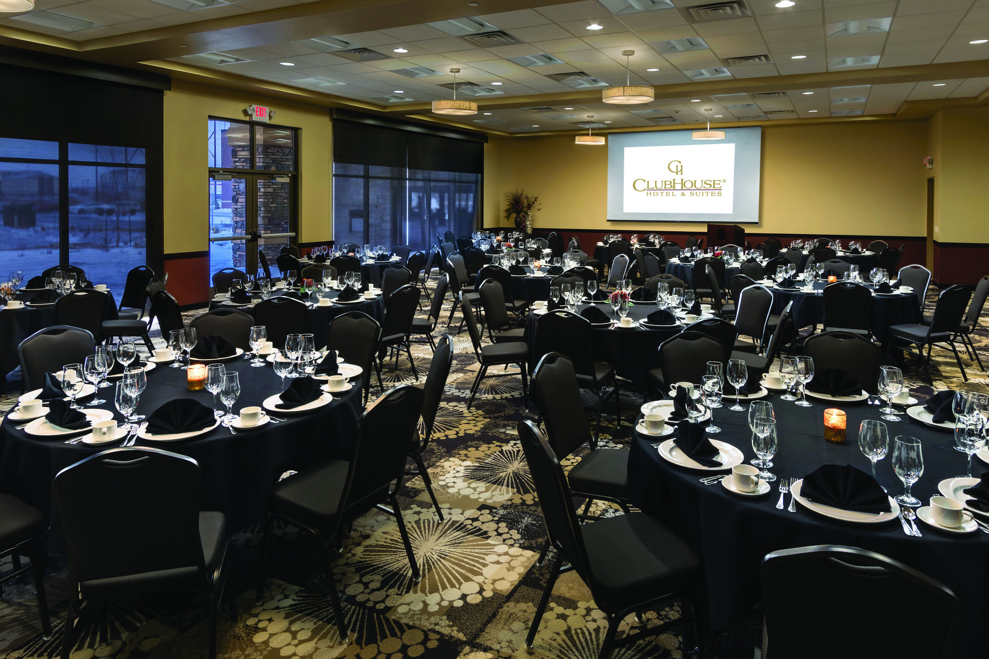 Фото ClubHouse Hotel & Suites - Fargo