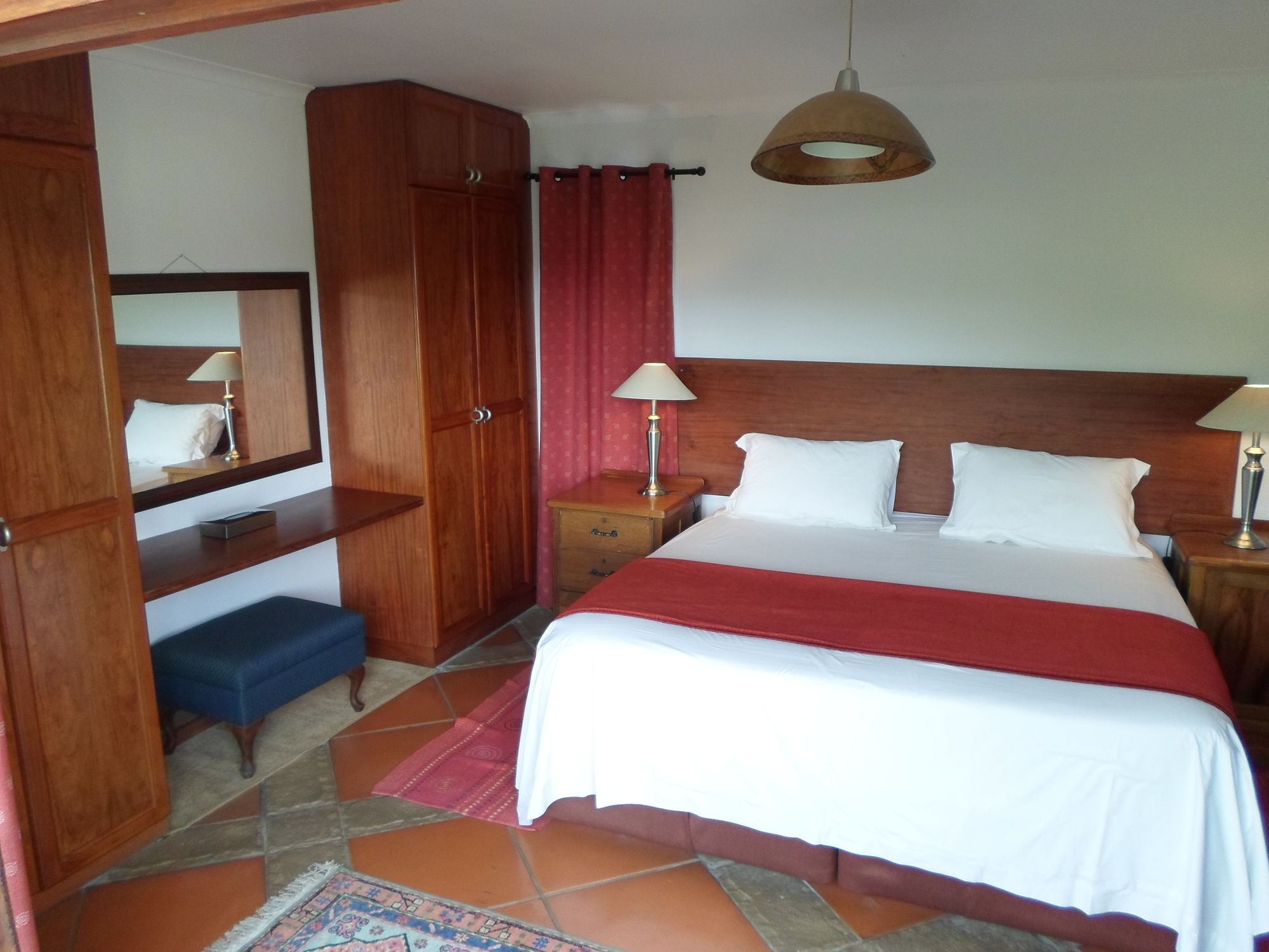 Фото Waterkloof Apartments