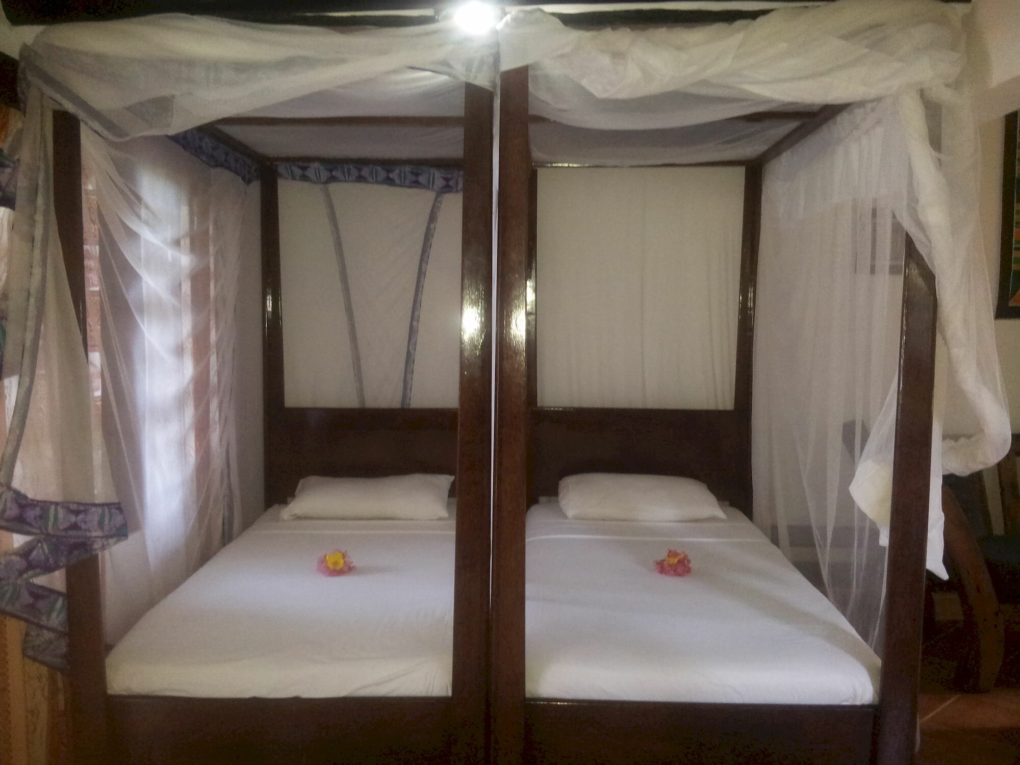 Фото Mnarani Beach Cottages