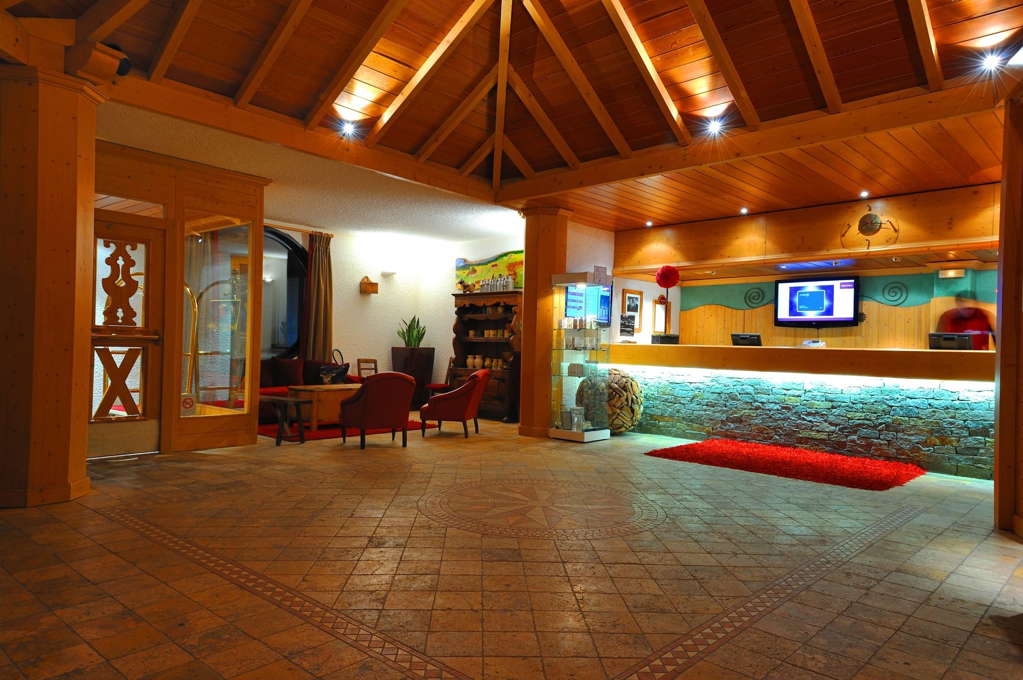 Фото Lake Hôtel Courchevel 1850