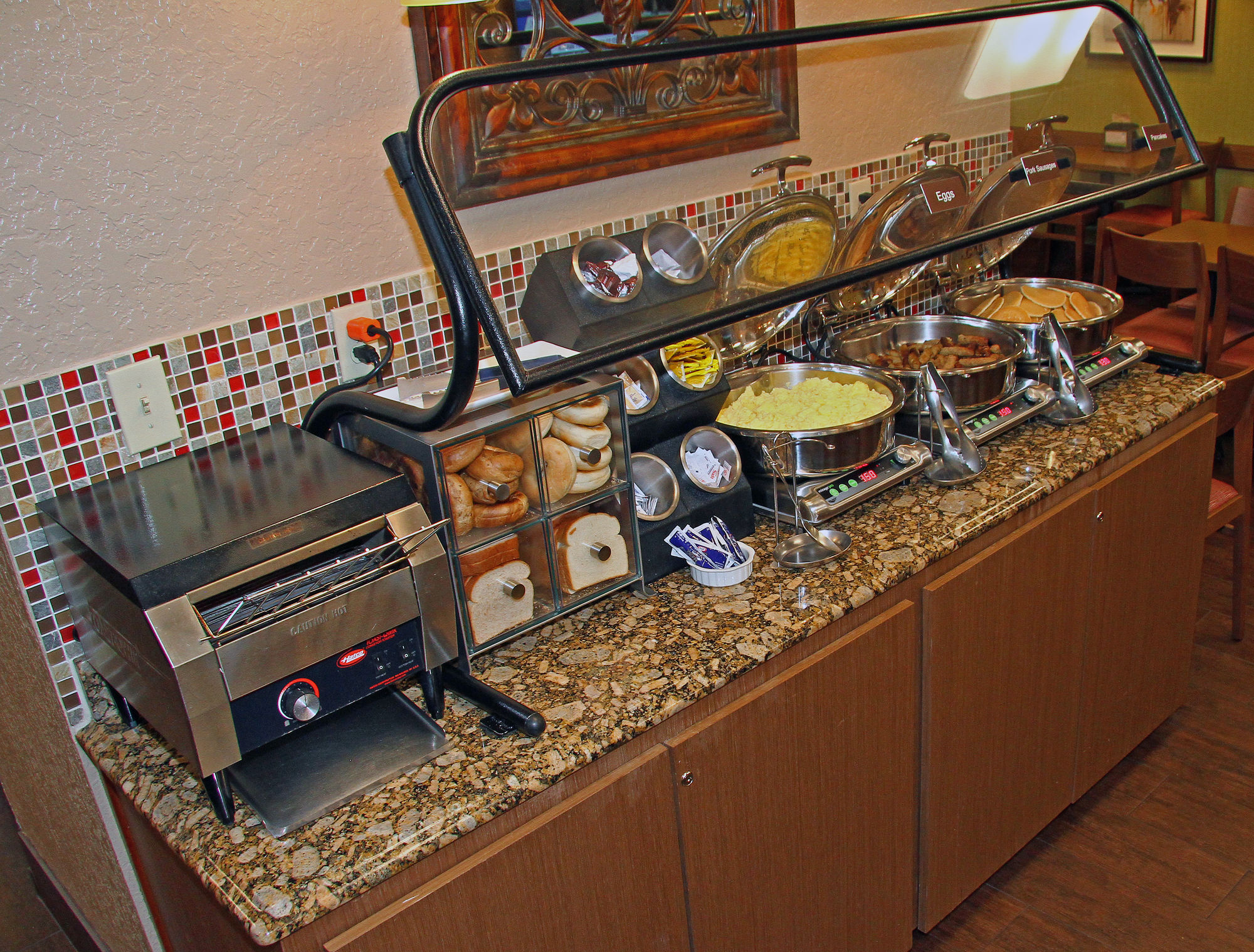 Фото Best Western Plus Universal Inn