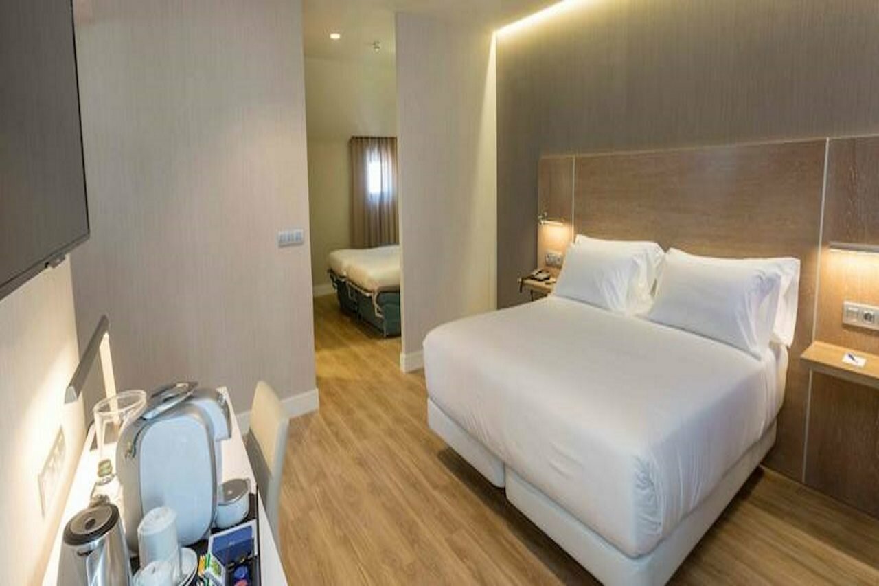 Фото Nh Oviedo Principado