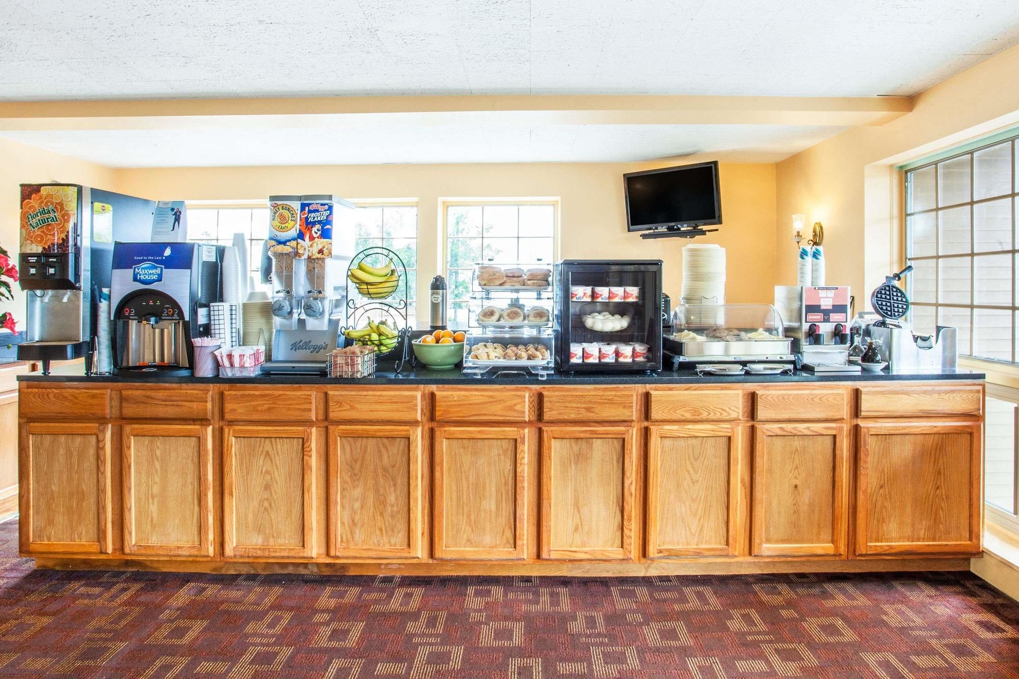 Фото Travelodge by Wyndham South Burlington