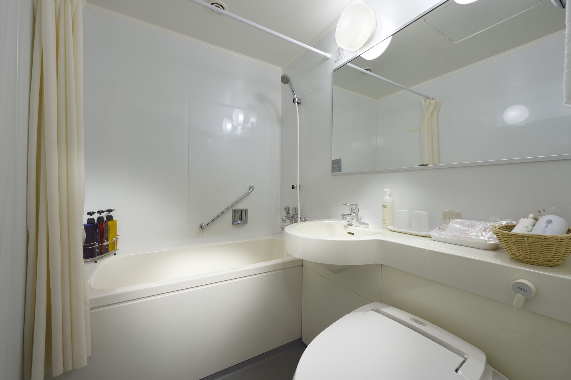 Фото Sotetsu Fresa Inn Kawasaki-Higashiguchi