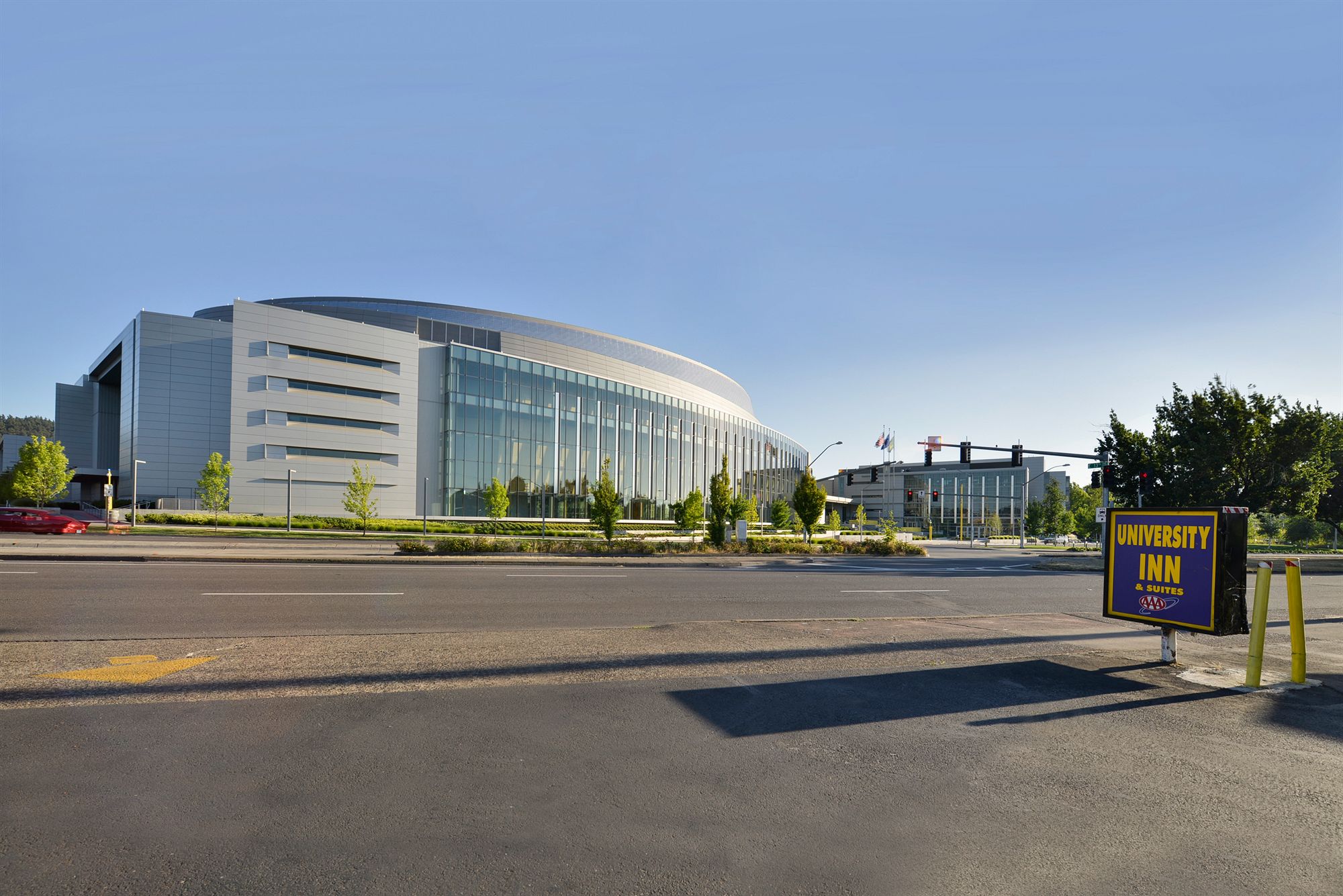 Фото University Inn & Suites