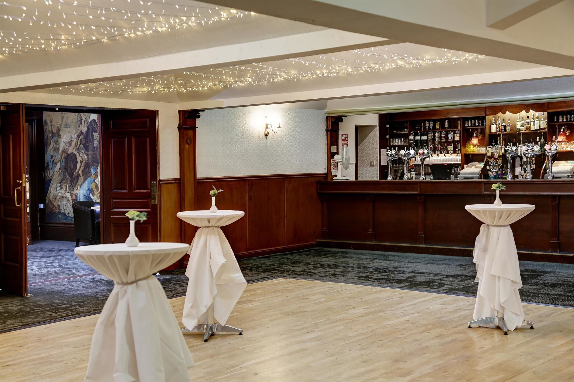 Фото Lochardil House Hotel