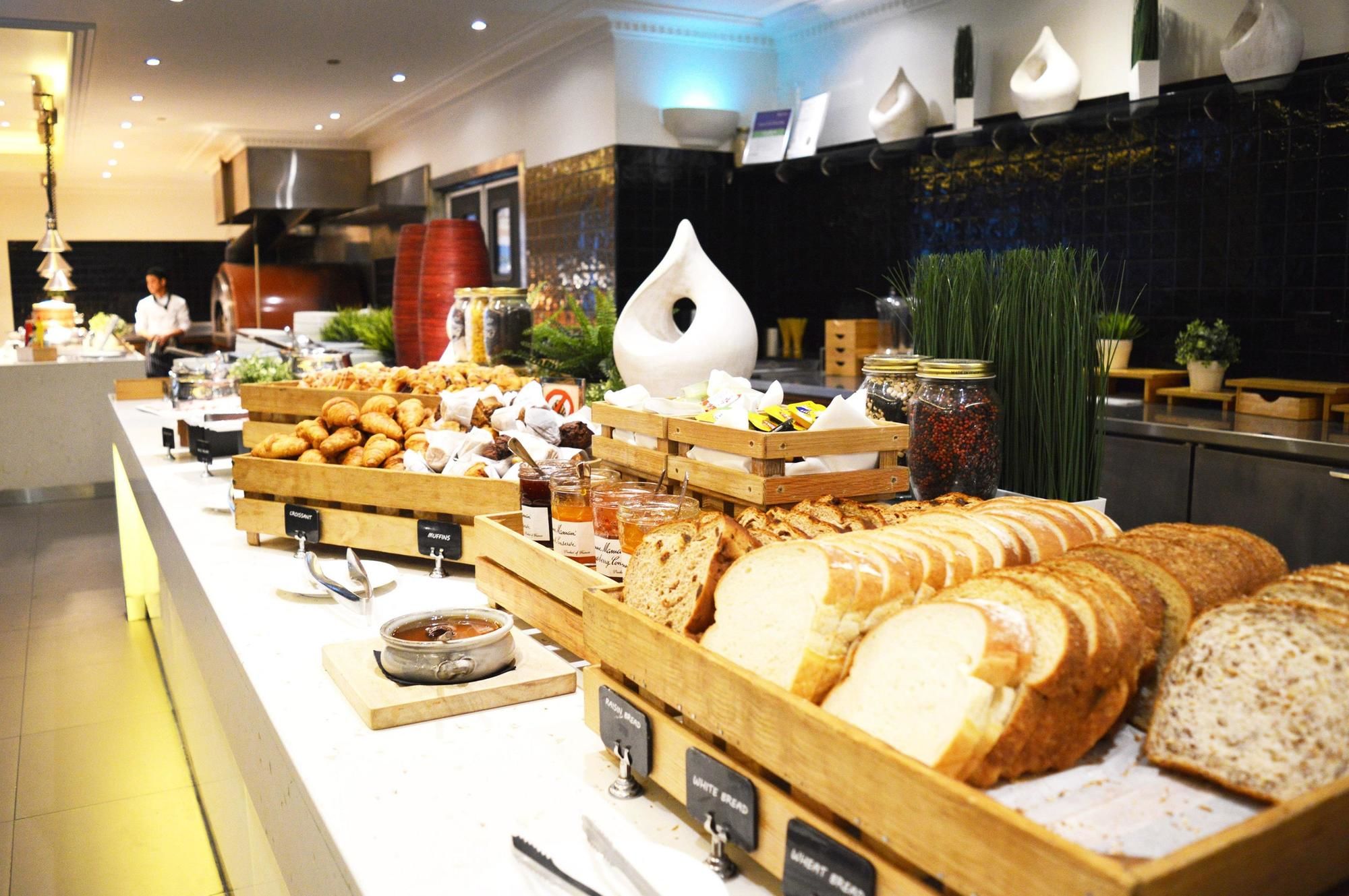 Фото Rydges World Square