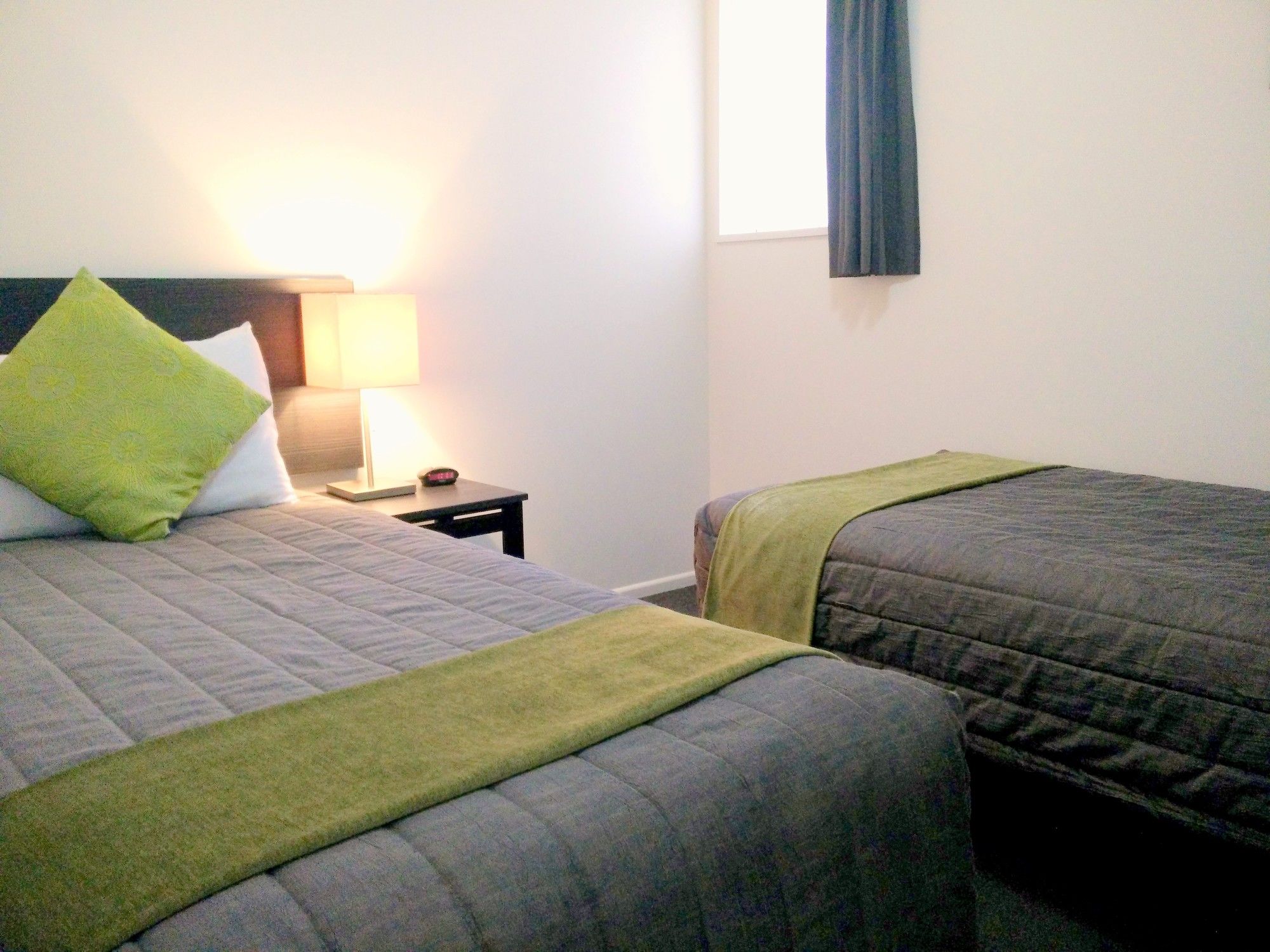 Фото Airport Palms Motel