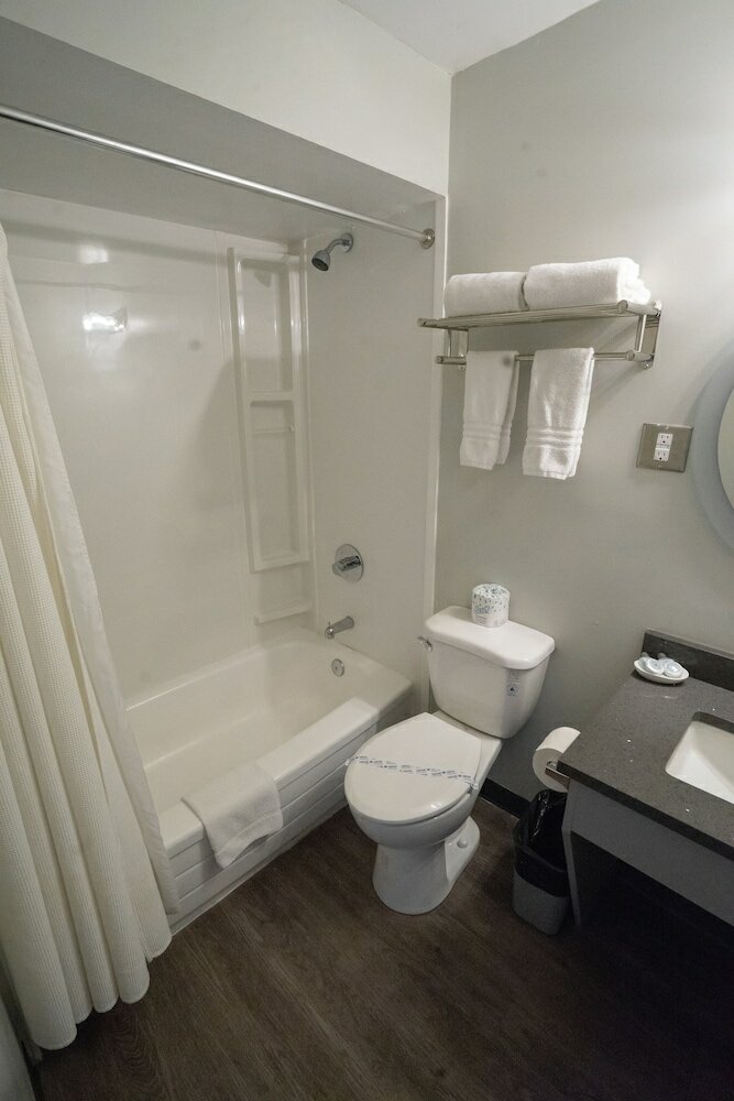 Фото The New 401 Inn