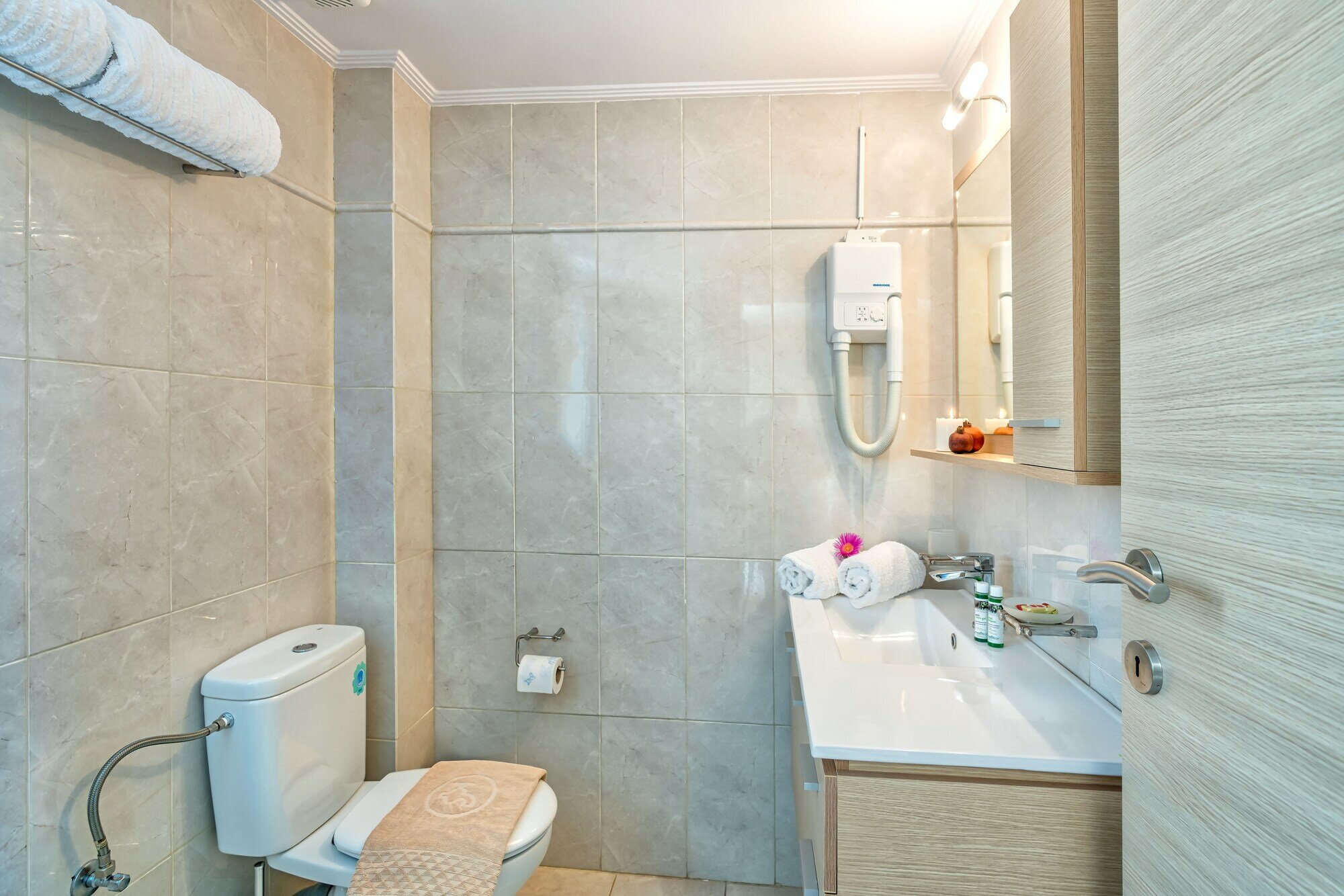 Фото Ai Yannis Suites and Apartments Hotel