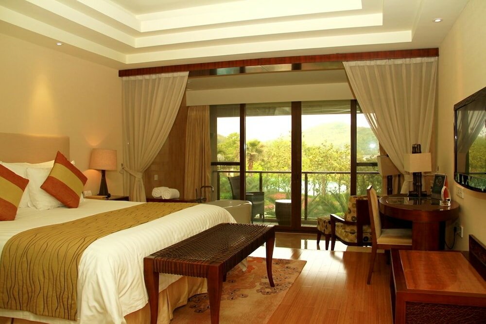 Фото New Century Resort Jiu Long Lake Ningbo