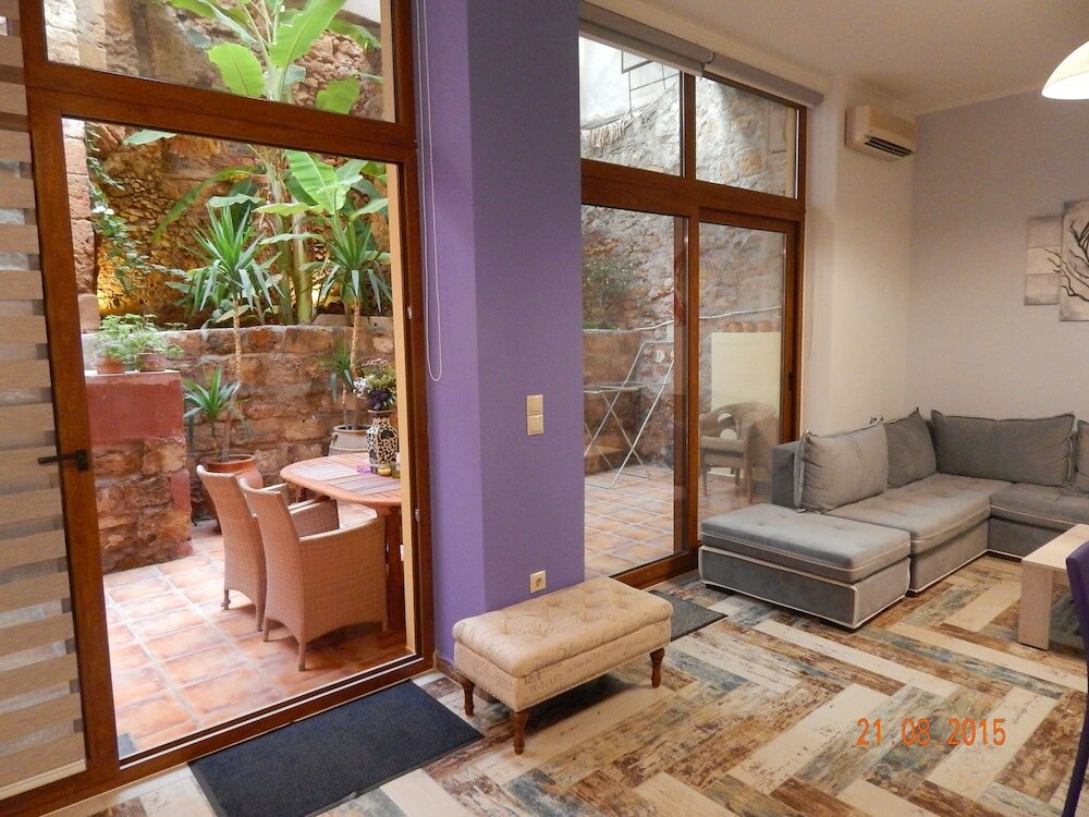 Фото Kasteli Suites