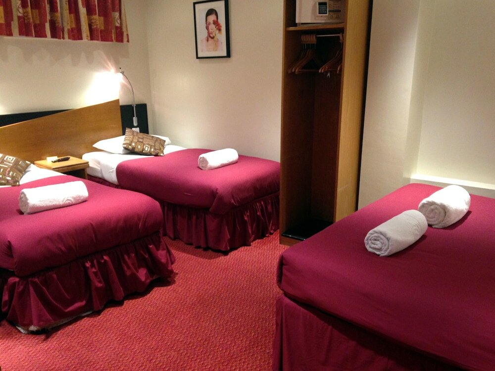 Фото Best Western Buckingham Palace Rd