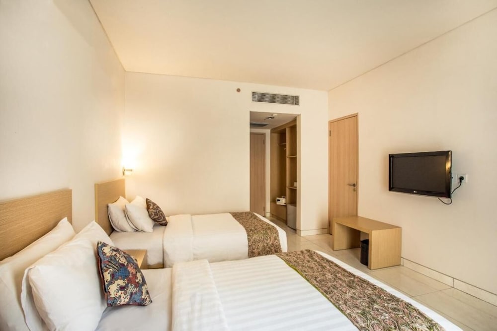 Фото The Tusita Hotel